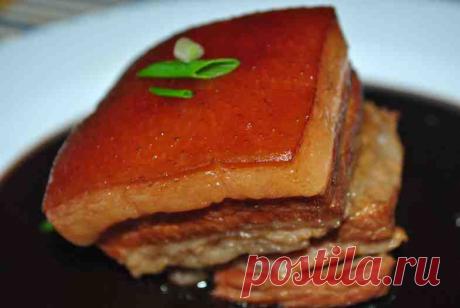 Сало Вкусное Нужно чуть грудинки или бочка, кусок имбиря, палочка корицы, пару бадьянов, четыре ст.л. светлого соевого, одна ст.л. темного соевого соуса , пара ст.л. кулинарного вина, но я обошелся без него, а еще…
