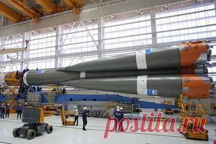 «Союз-2.1б» со «Сферой» вывезли на старт. Ракету «Союз-2.1б» с тремя спутниками «Гонец-М» и первым космическим аппаратом проекта «Сфера» — «Скиф-Д» — вывезли на стартовый комплекс площадки 1С космодрома Восточный. Об этом в Telegram-канале сообщает «Роскосмос». Отмечается, что запуск ракеты со спутниками намечен на 22 октября в 22:57 по московскому времени.