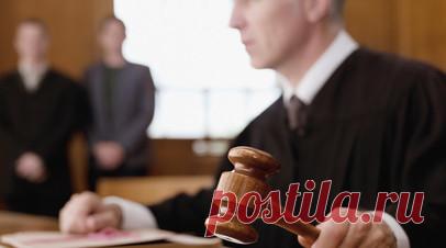 В Москве вынесли приговор бывшему полицейскому за получение взяток. В Москве суд приговорил бывшего полицейского к 15 годам лишения свободы с отбыванием наказания в колонии строгого режима. Мужчину обвиняли в получении взяток. Читать далее