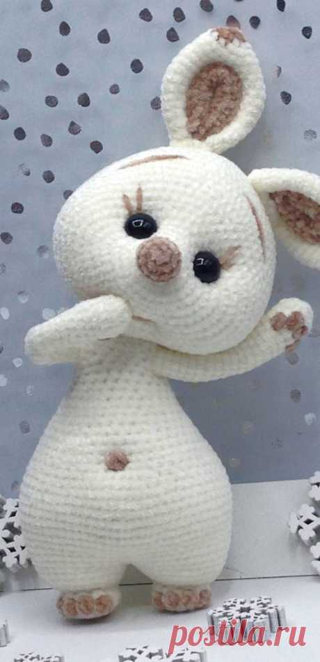 PDF Зая тАскательная крючком. FREE crochet pattern; Аmigurumi animal patterns. Амигуруми схемы и описания на русском. Вязаные игрушки и поделки своими руками #amimore - большой заяц из плюшевой пряжи, плюшевый зайчик, кролик, зайчонок, зайка из плюшевой пряжи, крольчонок.