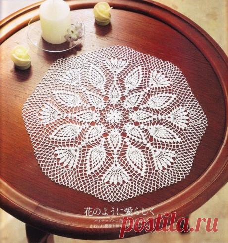 АЖУРНАЯ САЛФЕТКА С &quot;АНАНАСАМИ&quot;.