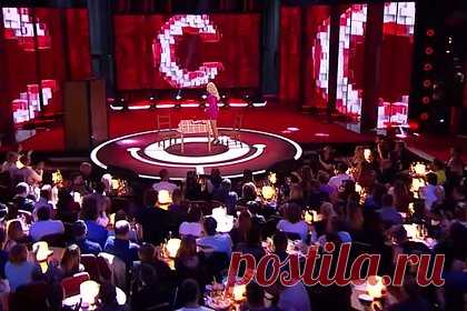 Звезда Comedy Club назвал главную сложность на съемках шоу. Участник юмористического шоу Comedy Club на канале ТНТ Женя Синяков высказался о главной сложности съемок проекта. «Вот оно как-то выматывает именно нервную систему», — заявил комик, рассуждая на эту тему в шоу «Надкаст». Ранее Синяков также утверждал, что участвовать в Comedy Club его пригласил Гарик Мартиросян.