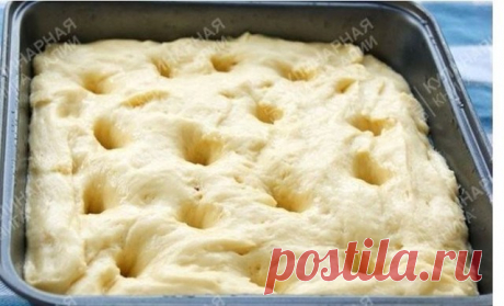 Сахарный пирог

"Безумно вкусный и простой сахарный пирог "Tarte au sucre" - под таким названием я его нашла в интернете.
И еще: "Очень вкусный пирог, несмотря на то,что он без начинки, сочный, ароматный, с чудесной карамельной корочкой сверху. Простой и удачный, буду печь ещё..."
Он, действительно, получается ооочень вкусным!
Кто не пробовал, очень советую!

Понадобится:

мука 250 гр.,
молоко 100 гр.,
дрожжи свежие 15 гр. (у меня 2 ч.л. сухих, но можно и меньше)
яйца 2 шт...