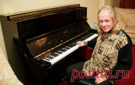 Крис Кельми именинник: как сейчас выглядит и чем занимается советский рок-музыкант