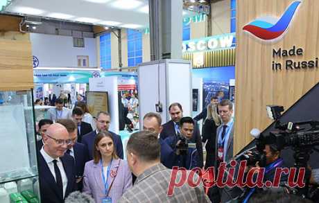 Первая экспозиция Made in Russia прошла на выставке VIETNAM EXPO. Восемь российских компаний продемонстрировали ассортимент услуг, а также продуктов питания, технологий, промышленного оборудования на коллективном стенде