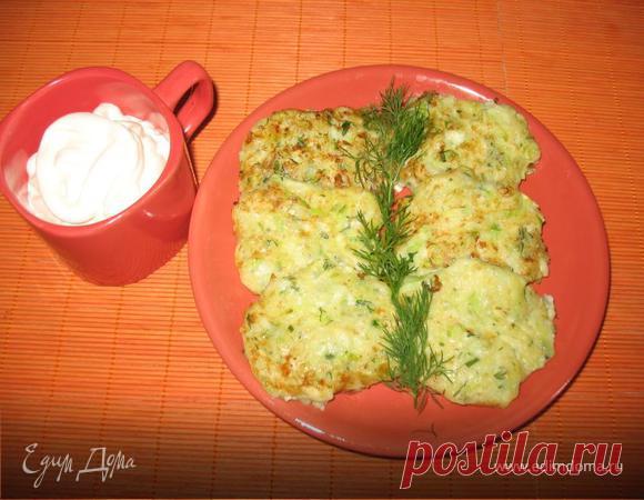 Кабачковые оладьи с творогом. Ингредиенты: кабачки, творог, укроп | Официальный сайт кулинарных рецептов Юлии Высоцкой