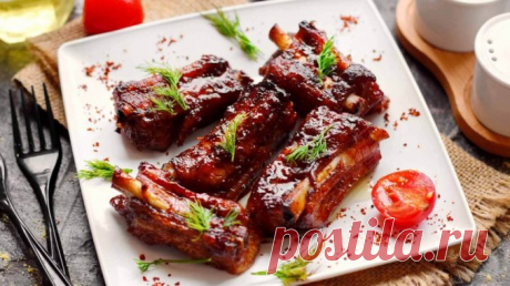 10 рецептов мясных блюд, чтобы за праздничным столом угодить всем 10 беспроигрышных идей. Хотелось бы конечно приготовить все, но это будет очень много, знаю что приготовлю точно ребрышки в духовке по-канадски.        	РЕЦЕПТ №1. Рёбрышки в духовке по-канадски        	Говорят, что такой рецепт приготовления пользуется большим успехом в одном