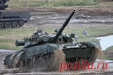 Водитель танка Т-80 рассказал о способе отражения атак ВСУ. Российские военные установили на танки дополнительную защиту и цепи.