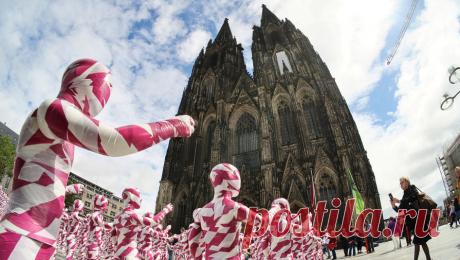 Стала известна личность задержанного за подготовку теракта в Кельнском соборе. Задержанный планировал устроить теракт в момент рождественского богослужения в Кельнском соборе. Об этом пишет Bild. 30-летнего мигранта из Таджикистана задержали на территории земли Саар. Он входил в террористическую ячейку из семи ...