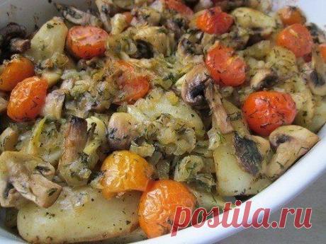 Картофель запеченный с грибами и томатами