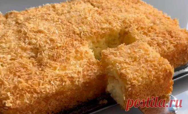 Кокосовый пирог на йогурте простой рецепт пошаговый Как вкусно сделать Кокосовый пирог на йогурте простой рецепт пошаговый в домашних условиях быстро. 3 яйца Немного меньше 1 стакана сахара 2 столовые ложки масла 2 столовые ложки кокоса 1 стручок ванили 1 стакан йогурта 1 пачка разрыхлителя 2 стакана муки Дополнительно: 1 стакан кокоса Пол стакана