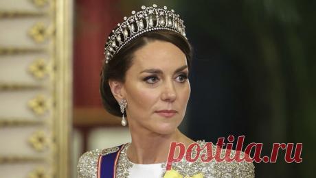 Названо возможное место учебы старшего сына принца Уильяма и Кейт Миддлтон. Старший сын принца Уэльского Уильяма и Кейт Миддлтон может отправиться получать образование в публичной школе, где мальчики и девочки учатся вместе. Об этом сообщает австралийское издание News.com.au. По данным СМИ, супруга наследника ...