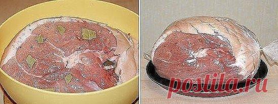 Домашняя буженина
Самый лучший способ приготовить вкусное домашнее мясо. Буженина получается очень сочной. Хорошая альтернатива колбасе для бутербродов.
Ингредиенты:
Кусок свинины (800-900г)
2-3 ч. л. соли
2-3 зуб. чеснока
2 шт. лаврового листа
1 л воды
Приготовление:
1.В кипящую воду добавляем соль, перец, специи и лавровый лист. Хорошо размешать и полностью охладить
2.Кладем в нее мясо, накрываем пленкой, ставим в холодильник на 4-5 часов, лучше на ночь.
Промаринованное мясо обсушить, еще р