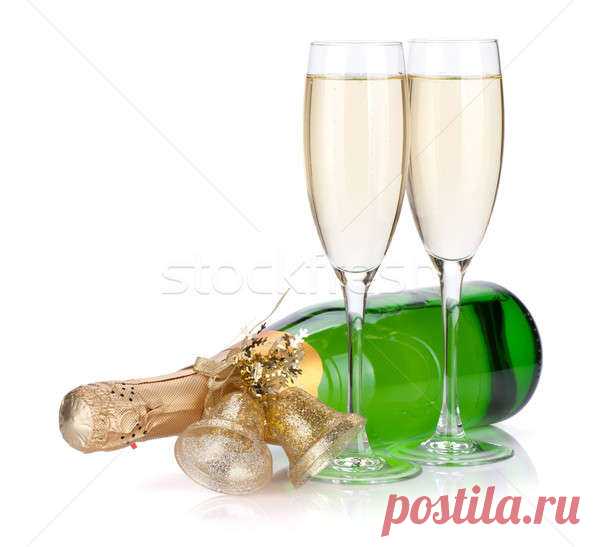 шампанского · бутылку · Рождества · два · очки - Сток-фото © Evgeny Karandaev (karandaev) (#2247429) | Stockfresh #2247429: Скачайте это изображение и другие фотографии и векторы роялти-фри всего за $1. Сэкономьте еще больше с нашими планами подписки. Подпишитесь бесплатно!