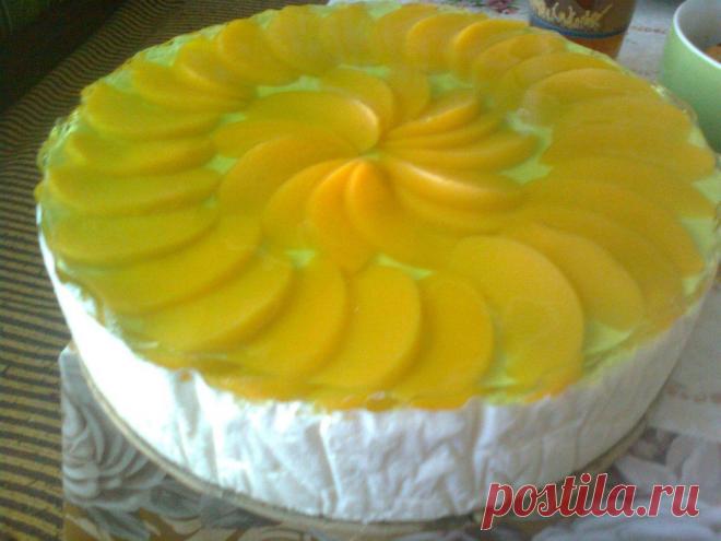 "торт без выпечки с персиками"