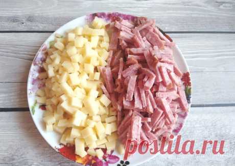 Салат "Старый Мюнхен" - попробовала его в ресторане, и он покорил мое сердце. Салат простой, но очень вкусный, и заправка интересная | Алина Калинина Простые рецепты | Дзен