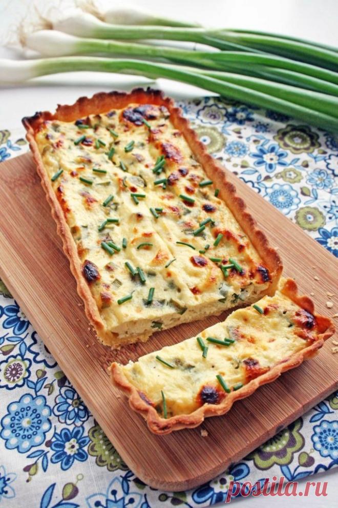 Пирог с творогом и зеленым луком
