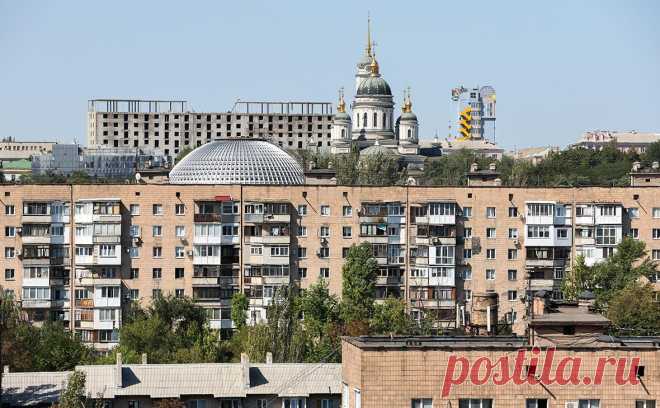 Москва выделит ₽95 млрд на восстановление Донецка и Луганска. В проекте бюджета Москвы заложены ₽95 млрд на три года на восстановление и развитие инфраструктуры Донецка и Луганска. Столица возьмет шефство над этими городами и займется их восстановлением, сообщали источники РБК в 2022 году