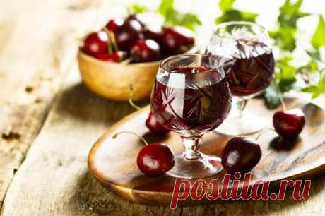 Вкусные домашние настойки. Подборка лучших рецептов - Будет вкусно - 4 июля - 43675994070 - Медиаплатформа МирТесен Ни один магазинный напиток не сравнится с настойкой, приготовленной со знанием дела в домашних условиях. Она волшебным образом вовремя появляется из закромов и дополняет любой праздничный стол, а кроме того, ее можно оригинально оформить и преподнести в подарок хорошему человеку. Предлагаем вам - 4 июля - 43675994070 - Медиаплатформа МирТесен