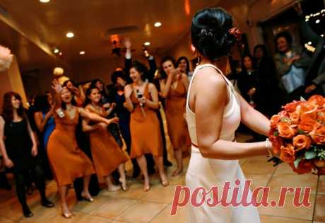 Бросание букета невесты. Альтернатива. | Ведущие в Донецке. SmileGroup