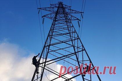 Названы самые пострадавшие от налога на сверхприбыль компании. В рамках налога на сверхприбыль российские энергетические компании отдадут в бюджет около 25 миллиардов рублей. Главными плательщиками могут стать «Росэнергоатом» (8-10 миллиардов рублей), «Интер РАО» (4 миллиарда) и «Россети» (3,3 миллиарда). Кроме того, от 1,3 до 1,7 миллиарда может заплатить «Газпром энергохолдинг».