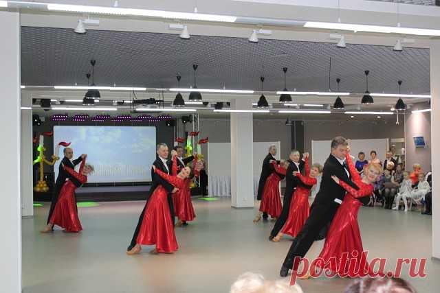 Открытый городской фестиваль-конкурс «Танцующий город» отмечает 10-летний юбилей. Гала-концерт танцевального шоу состоится 7 декабря в 15:00 в Государственном театре оперы и балета.

Зрелищная программа сочетает в себе потрясающую хореографию, захватывающую музыку, новые костюмы и высокотехнологичные элементы. На одной сцене встретятся как начинающие танцоры, так и те,кто не видит свою жизнь без танца. Лучшие номера от мастеров сцены и новоиспеченных артистов будут предста...