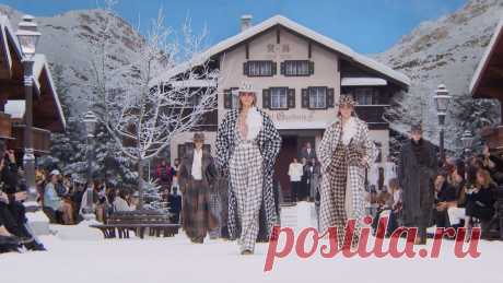 Показ коллекции Prêt-à-porter Осень-Зима 2019/20  - CHANEL