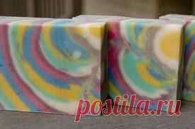 Column Swirl Tutorial
Goats Milk Soap Recipe
Spoon Swirl Homemade Soap Recipe
Shea Butter Coconut Milk soap
Avocado Oil Soap
Champagne and Roses soap
Olive Oil Soap Recipe
with Calendula and Chamomile