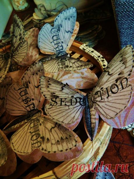 Бабочки из книжных и журнальных страниц