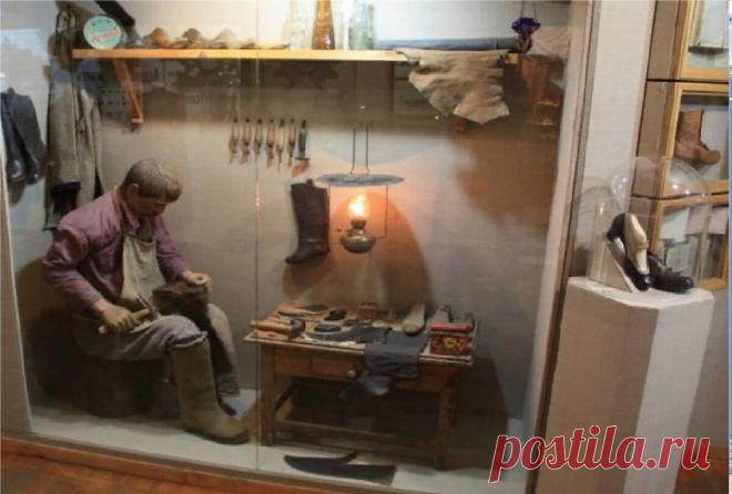 Сапожная столица России – что было и что стало: зашла в магазин обуви в Кимрах, покажу, что там продают | Соло - путешествия | Яндекс Дзен