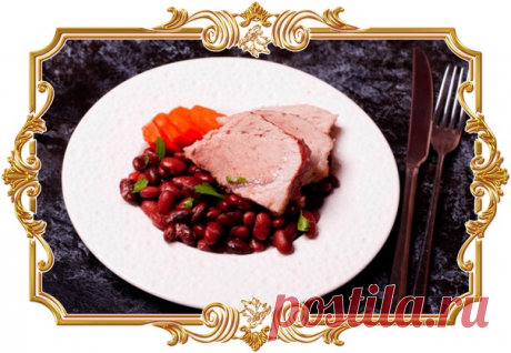 #Свинина #с #фасолью #по #рецепту Оливера (#рецепт #без #глютена)

Красная фасоль прекрасно подходит для столь длительной готовки: она хорошо держит форму и украсит блюдо даже после трёх часов в духовке. Если вы хотите сохранить, как можно больше соков в блюде, прикройте посуду, в котрой будет запекаться мясо с фасолью крышечкой из фольги. Снимите её за 20-25 минут до полной готовности.
Показать полностью...