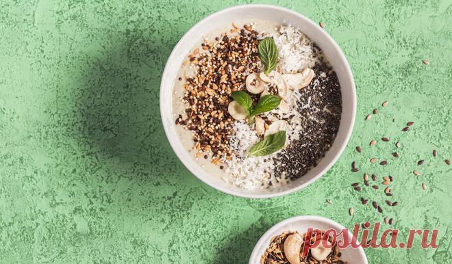 Легкие рецепты с большим количеством белка для веганов Тем, кто придерживается веганской диеты, как и всем, нужно есть много белка. К счастью, горох и коричневый рис являются источниками качественного растительного белка без трансжиров.