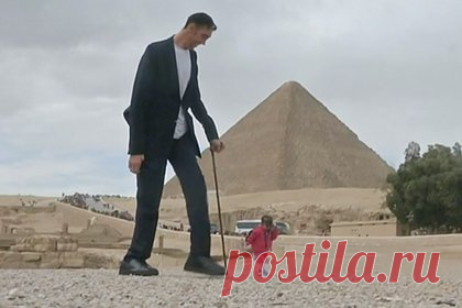 Самый большой мужчина и самая маленькая женщина встретились для фотосессии. Самый высокий человек в мире Султан Косен из Египта ростом 251 сантиметр и самая маленькая девушка Джиоти Амге ростом 36,5 сантиметра встретились в Калифорнии в понедельник, 19 февраля. Двум рекордсменам устроили фотосессию. Это их вторая встреча. До этого Косен и Амге виделись в Египте в 2018 году.