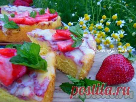 Простой рецепт пышной шарлотки с клубникой в духовке: 12 фото в рецепте