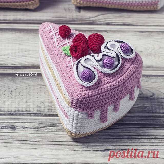Я тут подумала и решила сделать что-нибудь приятное 😇
Поэтому хочу подарить 3 места в группу по вязанию тортика 🎂

Желающим нужно:
❤ отметиться в комментариях так, чтобы было понятно, что вы - желающий, а не просто понравился тортик 😊
❤ отметить там же 2-3 друзей, кому это может быть интересно
❤ сделать репост этого или другого фото с тортом, поставить #хочу_вязать_торт с @n.key2016 
Результаты розыгрыша - 23 июня.

Информация по группе: 
Торт начнём вязать в начале июл...