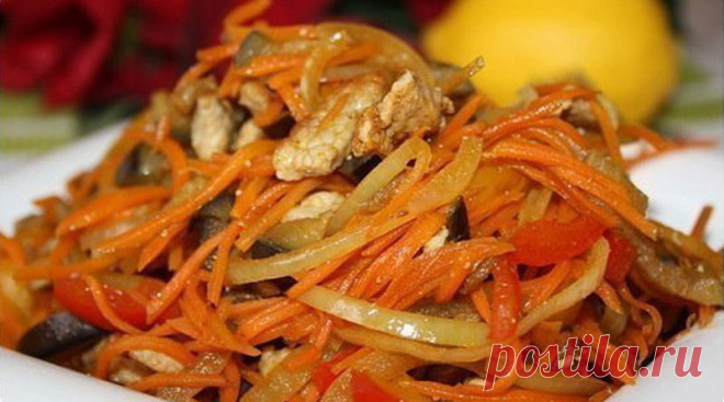 Теплый салат из обжаренных овощей с мясом
