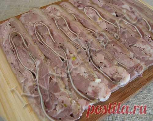 ВЕТЧИНА ИЗ СВИНОЙ РУЛЬКИ С ПРОСЛОЙКОЙ ИЗ СВИНЫХ УШЕЙ