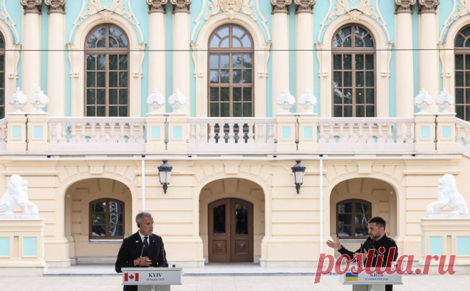 Зеленский ответил на вопрос о связи ударов по «Дружбе» с вето Венгрии. «Существование «Дружбы» зависит от позиции Венгрии», — ответил Зеленский на вопрос, усилили ли атаки на «Дружбу» шансы на снятие Будапештом вето на членство Киева в ЕС