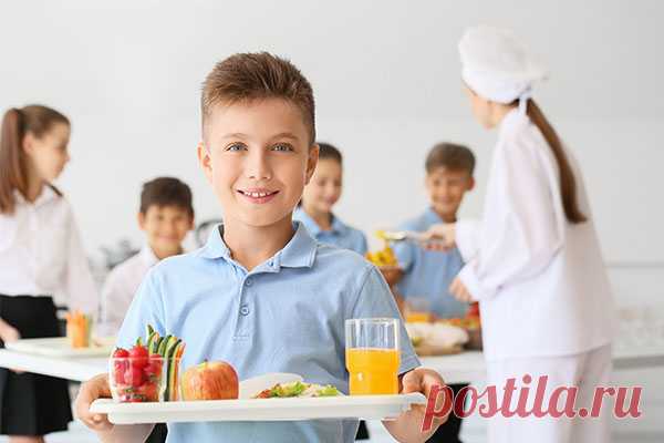 Почему ребенок не хочет есть в школьной столовой? Вы сами пробовали то, что готовят там
повара? А вы попробуйте! Приглашаем вас на «Родительский контроль» питания. В скором
времени родители могут проявить инициативу и лично оценить качество и вкус еды в школьной
столовой. А также проконтролировать чистоту и порядок. Подробнее в статье.