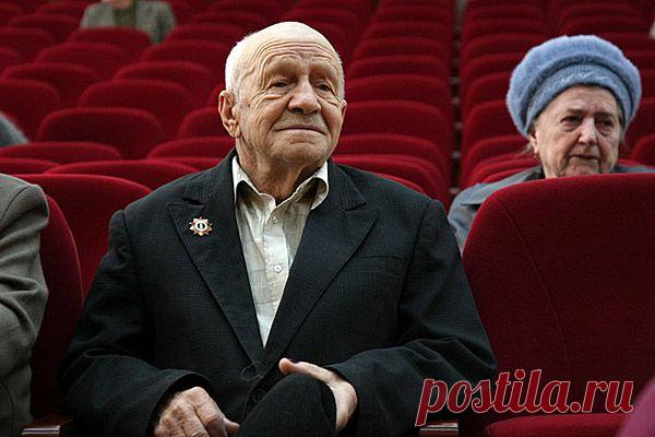 Правительство уточнило требования к присвоению звания «Ветеран труда»