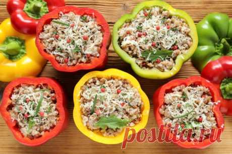 ФАРШИРОВАННЫЙ ПЕРЕЦ С СЫРОМ И ГРЕЧКОЙ