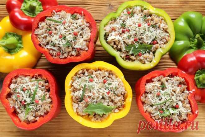 ФАРШИРОВАННЫЙ ПЕРЕЦ С СЫРОМ И ГРЕЧКОЙ