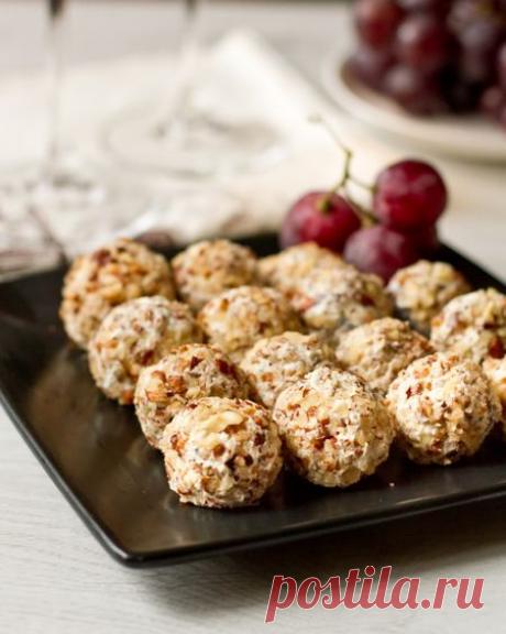 Шарики из голубого сыра с виноградом рецепт с фото