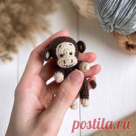 PDF Обезьянка крючком. FREE crochet pattern; Аmigurumi animal patterns. Амигуруми схемы и описания на русском. Вязаные игрушки и поделки своими руками #amimore - маленькая обезьянка, обезьяна, мартышка.