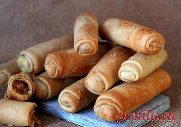 (1) Вэрзэре с капустой - Будет вкусно - 28 сентября - 43232206577 - Медиаплатформа МирТесен Приготовление 50 минут Рецепт на: 16 персон ОПИСАНИЕ Вэрзэре — постные хрустящие молдавские пирожки, в которых мало теста и много начинки. ИНГРЕДИЕНТЫ Тесто мука 350 г вода 125 мл растительное масло 125 мл соль 1 щепотка Начинка капуста белокочанная 500 г лук репчатый 1 шт. морковь 1 шт. соль по - 28 сентября - 43232206577 - Медиаплатформа МирТесен