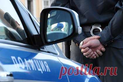 Российский пенсионер до смерти избил тещу из-за телевизора и получил срок. Няганский городской суд в Югре приговорил к семи годам лишения свободы 67-летнего местного жителя за убийство 89-летней матери супруги. Днем 10 сентября 2020 года пьяный фигурант разозлился из-за криков тещи, так как она мешала ему отдыхать и смотреть телевизор. Пенсионер подошел к кровати пожилой женщины и избил ее.