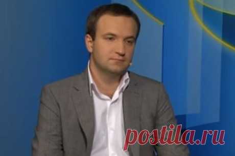 Сын экс-руководителя ЦИБ ФСБ стал кандидатом в заместители главы МЧС. Сын экс-руководителя Центра информационной безопасности (ЦИБ) ФСБ Андрея Герасимова Антон стал кандидатом на пост заместителя министра МЧС по цифровой трансформации. В случае положительной оценки его кандидатуру будут согласовывать в ФСБ и в администрации главы государства.