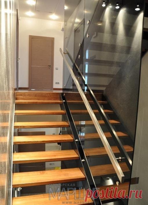 Лестницы, ограждения, перила из стекла, дерева, металла Маршаг – ​Самонесущие перила из черного стекла