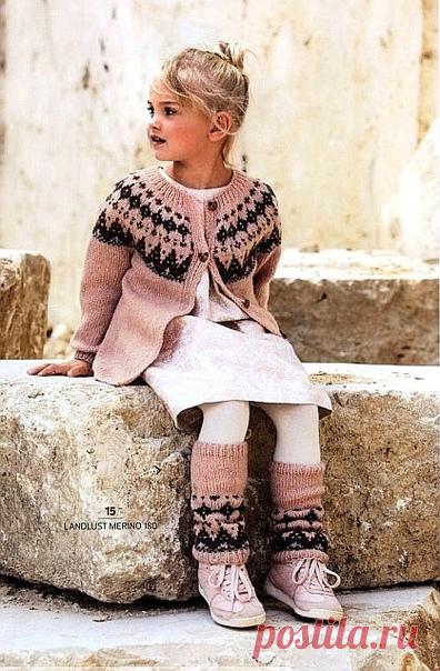 Детский жакет с круглой кокеткой.
Вязание снизу-вверх. #вяжем_детям