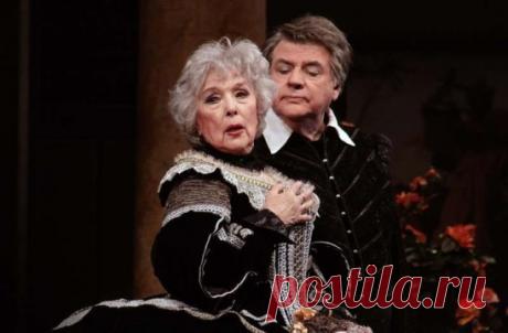 «Орнифль обращает любую поэтическую тему — от истории любви до истории Спасителя — в ладно скроенные куплеты, Ширвиндт — любого персонажа в Орнифля»
Завершите этот день легкой комедией с Александром Ширвиндтом и Верой Васильевой: culture.ru/movies/1603/-ornifl
#СпектакльКультураРФ #КультураРФ
Фото: tvoysaratov. ru